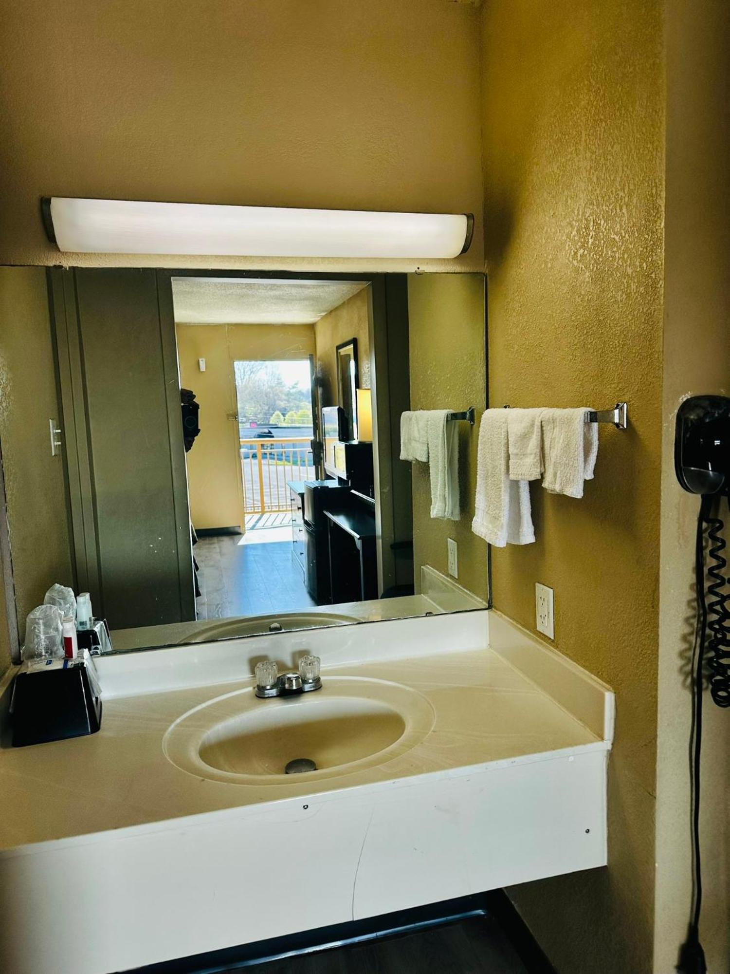 Travel Inn Bristol Near State Street Екстер'єр фото
