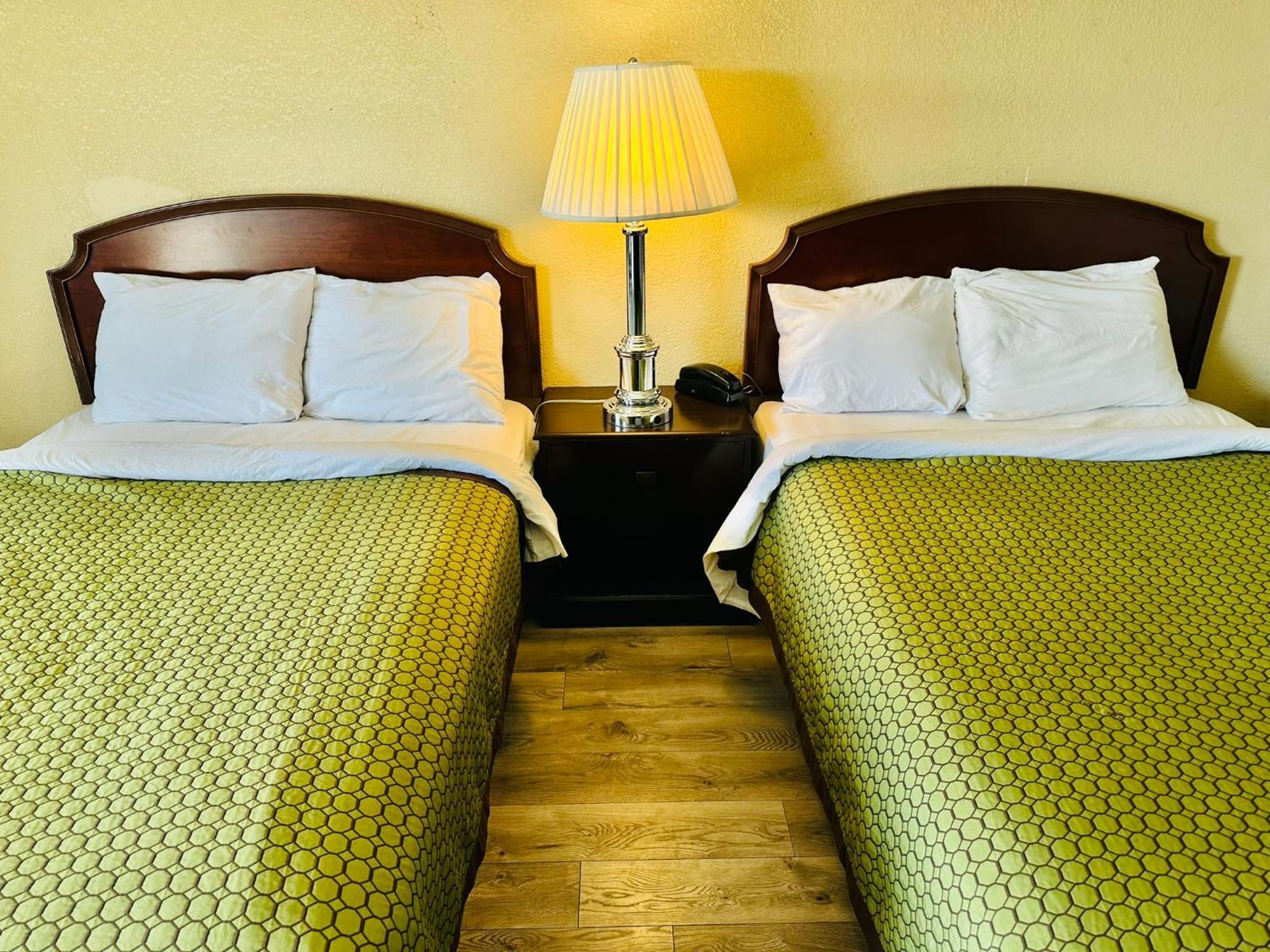 Travel Inn Bristol Near State Street Екстер'єр фото